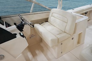 Grady-White Freedom 275 27-foot dual console boat optional helm seating