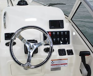 Grady-White Freedom 215 21-foot dual console helm