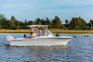 Grady-White Freedom 235 23-foot dual console family cruising