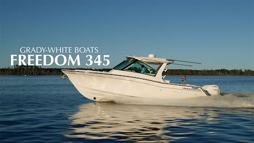 <em>Freedom 345</em> walkthrough at the Fort Lauderdale International Boat Show