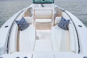 Grady-White Canyon 306 30-foot center console bow overall