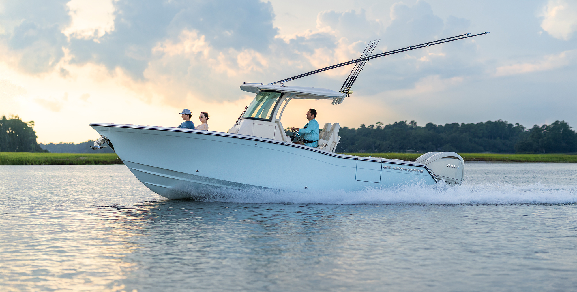 Grady-White Canyon 271 27-foot center console port side running