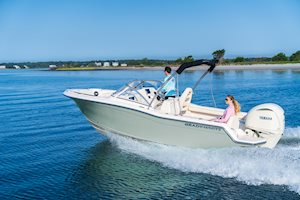 Grady-White Freedom 215 21-foot dual console port side running