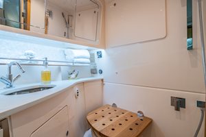 Grady-White Boats Express 340 33-foot Express Cabin boat head